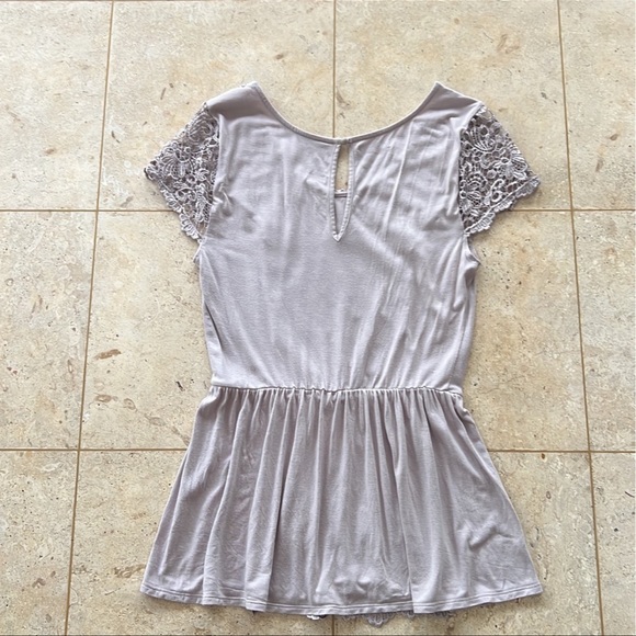 Maurice’s Women’s Lace Top size Medium - Picture 3 of 3